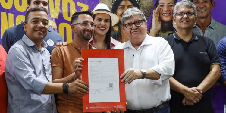 Empreender PB assina mais de R$ 1,3 milhão em contratos durante abertura do Ciclo do Orçamento Democrático Estadual 2024