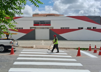 Maio amarelo: SCTrans realiza pintura de sinalização horizontal de ruas e avenidas de Cajazeiras