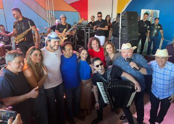 Maior São João do Mundo: Veneziano participa e elogia início da festa na Vila do Artesão e em Galante
