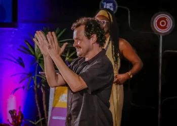 Emoção e homenagens marcam noite de abertura da 2ª edição do FestincineJP