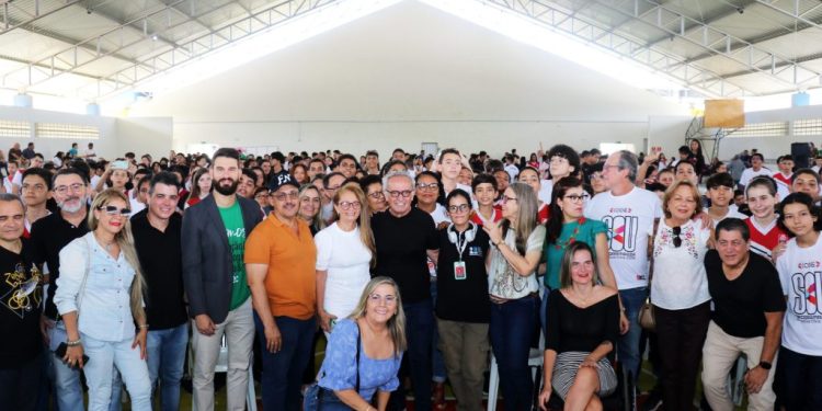 Cícero Lucena abre edição 2024 do Projeto Code, com mais de 5 mil alunos inscritos e 11 mil vagas ofertadas 