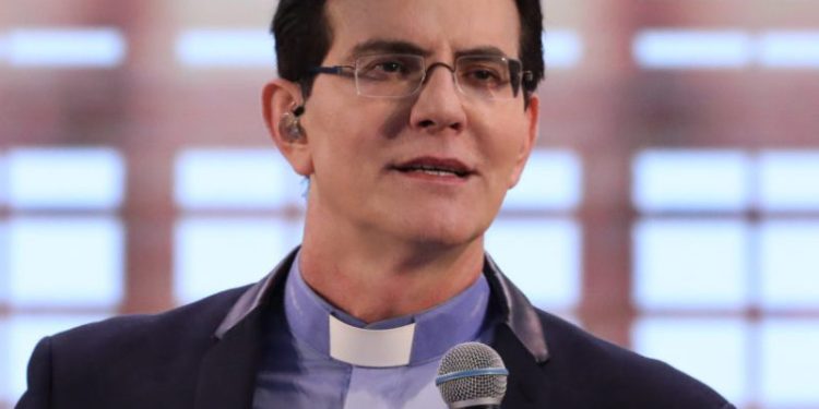 Padre Reginaldo Manzotti é o primeiro confirmado na Festa das Neves 2024