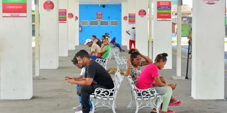 Usuários do Terminal do Valentina Figueiredo aprovam wi-fi gratuito