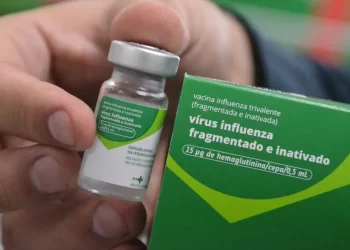 Pontos móveis realizam vacinação contra Influenza, Covid-19 e dengue até as 21h na Capital