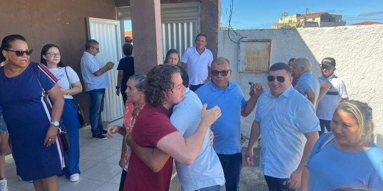 Veneziano celebra adesão do vice-prefeito de Piancó no lançamento das pré-candidaturas do MDB, Republicanos e União Brasil