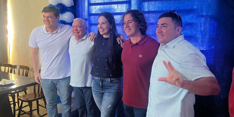 Veneziano celebra adesão do vice-prefeito de Piancó no lançamento das pré-candidaturas do MDB, Republicanos e União Brasil
