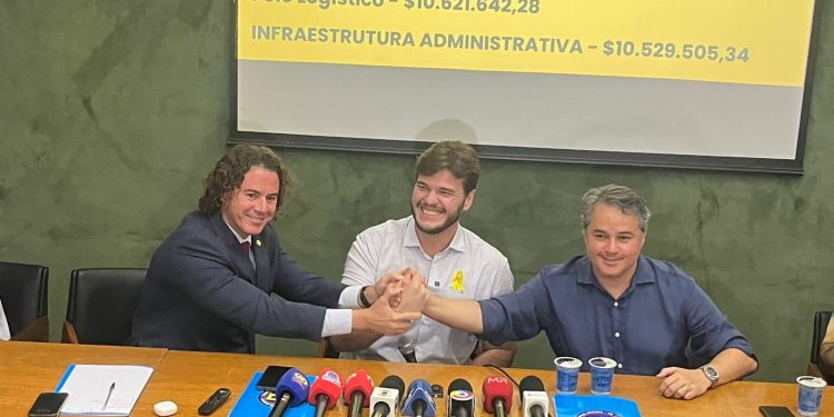 Veneziano participa, com Efraim e Bruno, de coletiva sobre conquista do financiamento de US$ 52 milhões para Campina Grande: “esforço coletivo”