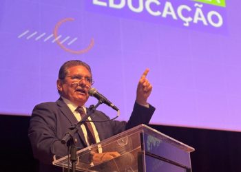 Pé-de-Meia: Adriano destaca importância da educação para a juventude carente e cobra justiça orçamentária para o NE