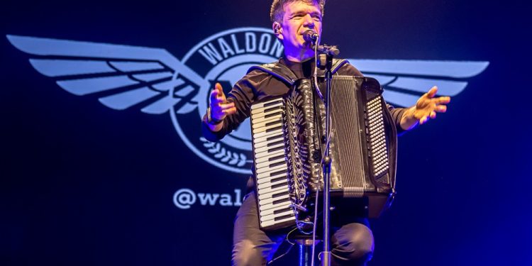 “Causos, Cantos e Poesias” cantor Waldonys faz show nesta quinta (09) no Seis e Meia