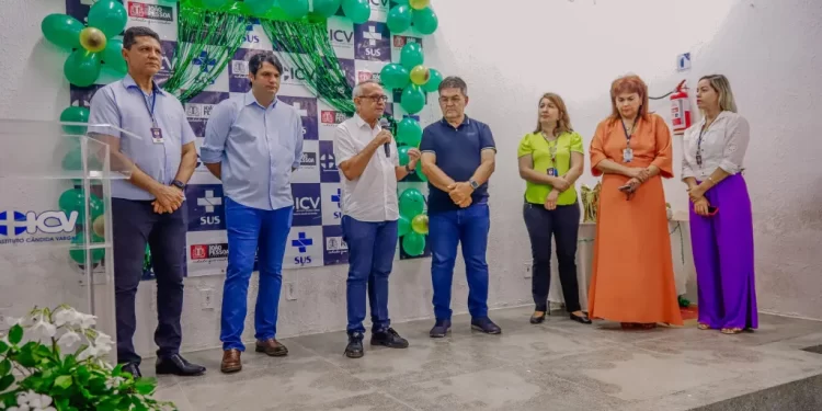 Prefeito agradece profissionais do ICV pela conquista dos selos Amigos da Criança e da Mulher, além de Segurança do Paciente
