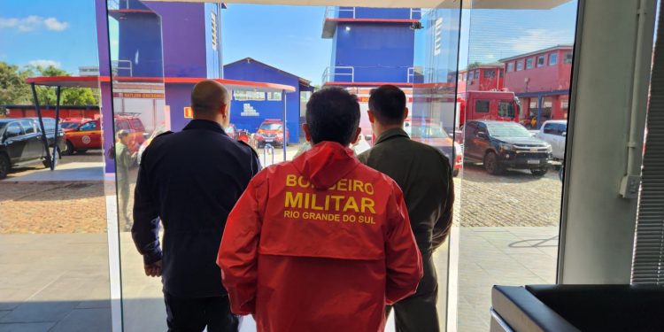 Ministro Vital do Rêgo visita áreas afetadas pelas enchentes no Rio Grande do Sul e discute agilização de obras de Infraestrutura