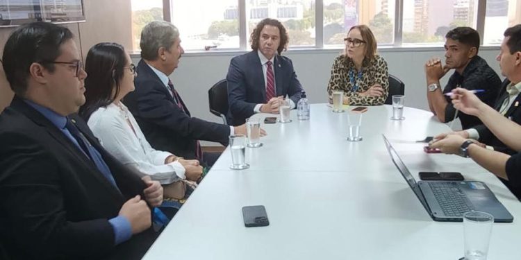 Veneziano tem reunião no FNDE para tratar sobre obras e ações do PAC Educação em favor de cidades paraibanas