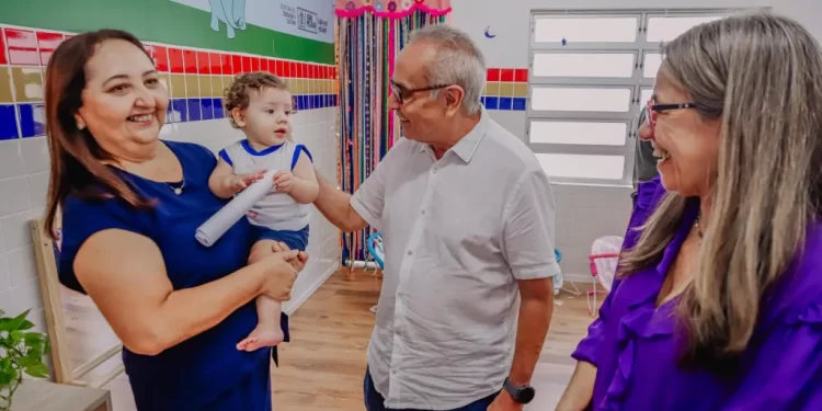 Prefeito inaugura novo ambiente para desenvolvimento dos bebês no ‘Ninho do Saber’ José de Carvalho e projeta ampliação do serviço para toda a rede