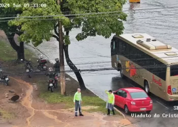 Em apenas 12 horas, choveu em João Pessoa 125 mm, mais da metade do volume esperado para todo mês de maio