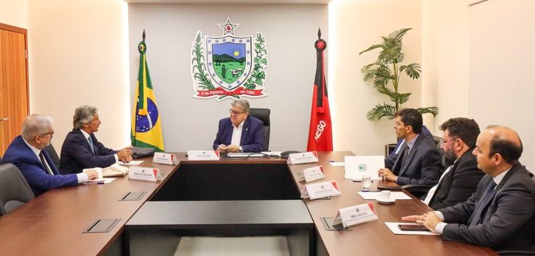 João Azevêdo recebe embaixador de Portugal e apresenta potencialidades e oportunidades de investimentos na Paraíba