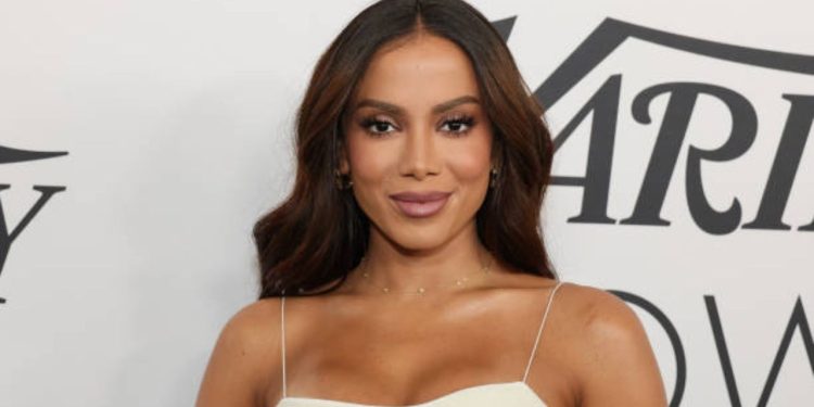 Anitta é homenageada por revista internacional e destaca seu compromisso com a CUFA