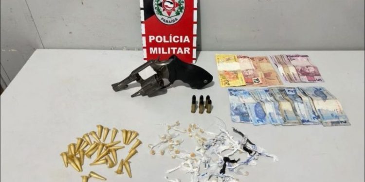 Polícia Militar prende suspeito armado e apreende drogas em Mamanguape