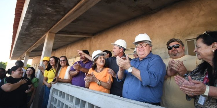 João Azevêdo entrega e inspeciona obras em Itapororoca, Rio Tinto e Mamanguape