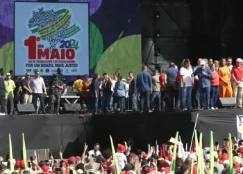 Lula sanciona lei que altera tabela do Imposto de Renda