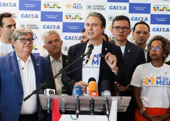 João Azevêdo destaca investimentos na educação no lançamento do programa Pé-de-Meia na Paraíba