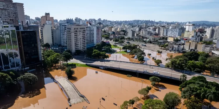 Chega a 100 o número de mortes confirmadas no Rio Grande do Sul