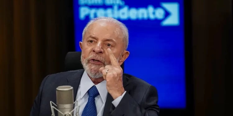 Lula exalta trabalho de voluntários no RS e condena fake news