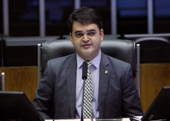 Projeto determina o registro em cartório do contrato de convivência em união estável