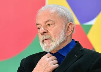 Avaliação negativa do governo Lula entre deputados sobe para 42%