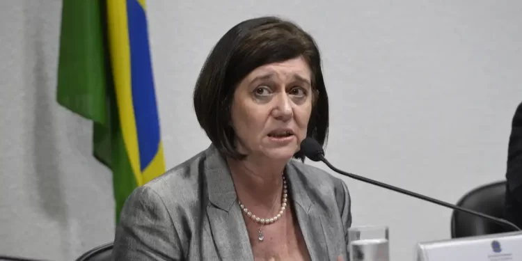 Magda Chambriard toma posse como presidente da Petrobras