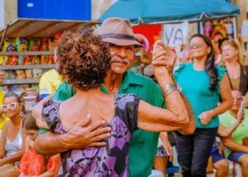 Sanfoneiro Ivan Martins anima o Sabadinho Bom com ritmo do São João