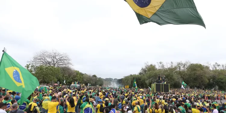 Supremo condena mais 10 pessoas pelos atos do dia 8 de janeiro