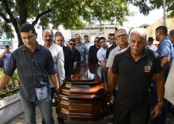 Vereadores, familiares e amigos prestam últimas homenagens ao vereador Professor Gabriel