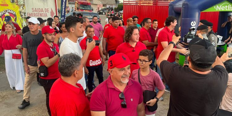 Veneziano participa do tradicional campeonato “Poeirão” em Itaporanga e saúda as mais de 120 equipes participantes