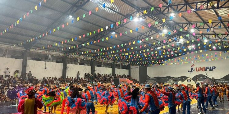 Show de cores e muita cultura marcam a etapa de Patos do Festival de Quadrilhas Juninas da Paraíba