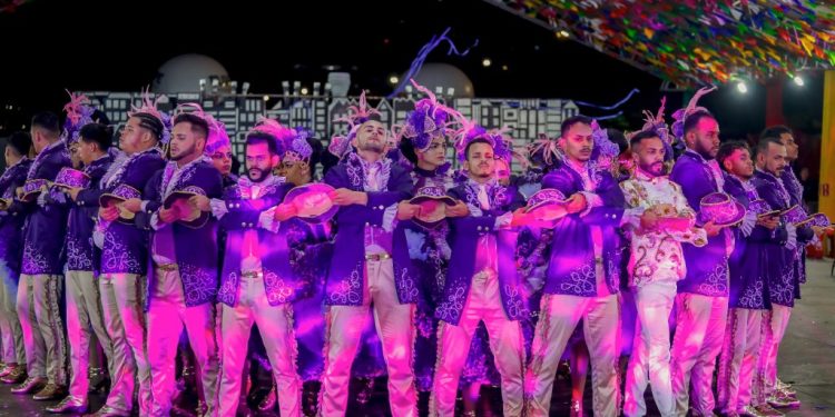 Primeira noite do XXI Paraíba Junino encanta e público aplaude de pé