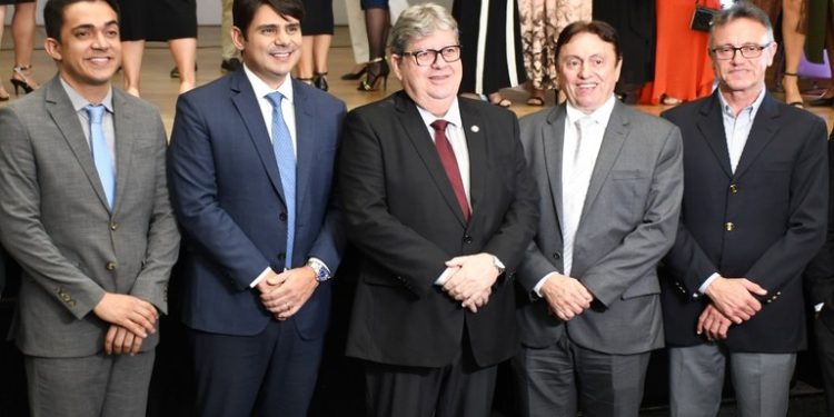 João Azevêdo prestigia premiação do Band Cidades Excelentes e destaca importância da iniciativa na gestão dos municípios