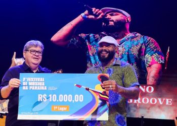 João Azevêdo prestigia final do Festival de Música da Paraíba e destaca importância do evento na revelação de novos talentos