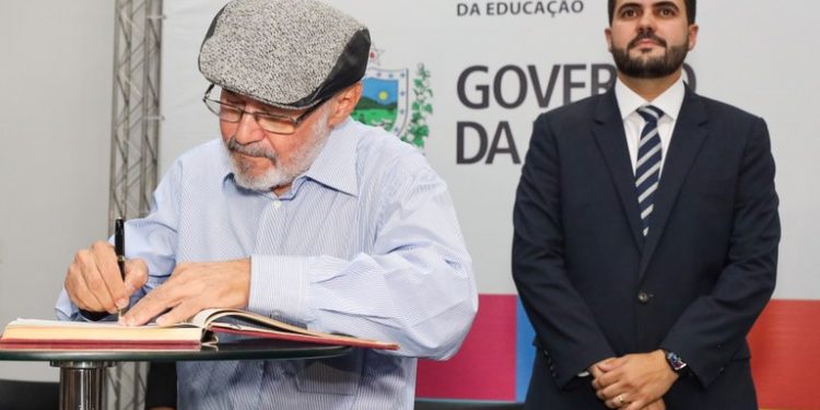 Wilson Filho é empossado como Secretário de Educação da Paraíba