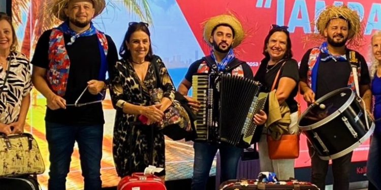 Forró pé de serra anima chegada de turistas nos aeroportos de João Pessoa e Campina Grande