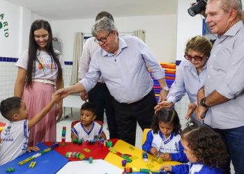 João Azevêdo inaugura creche e autoriza início da construção do 3º Batalhão da Polícia Militar em Patos