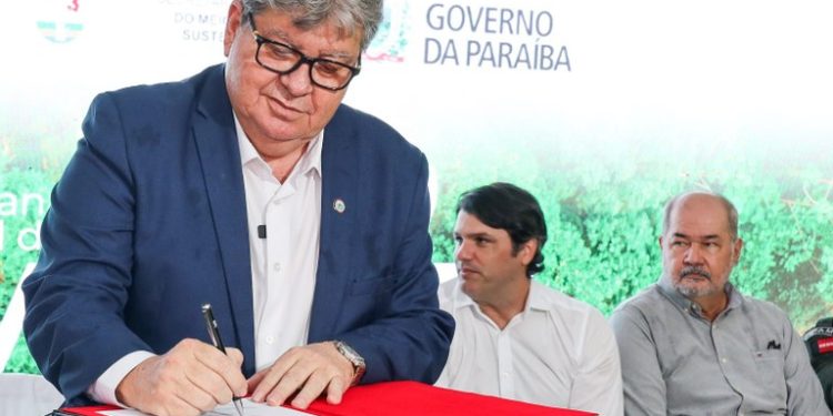 Governador autoriza projeto de capacitação para dois mil estudantes da rede estadual em abertura da Semana do Meio Ambiente