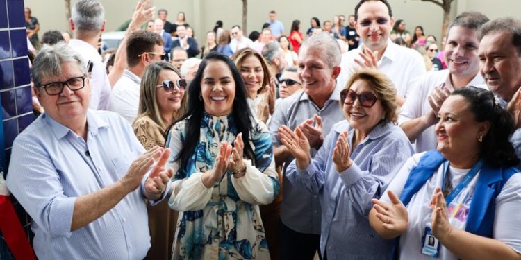 João Azevêdo inaugura creche e autoriza início da construção do 3º Batalhão da Polícia Militar em Patos