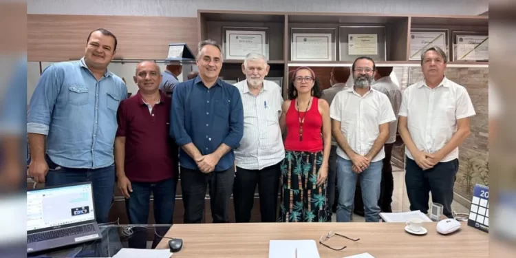 Integrantes do PSOL criticam aproximação do partido com Luciano Cartaxo