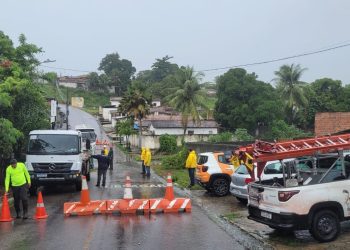 CHUVA: Asfalto cede na ponte que liga Cruz das Armas ao Cristo Redentor