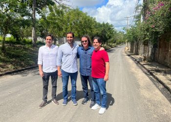 Ao lado do presidente da Codevasf, Veneziano vistoria obras de asfaltamento que totalizam R$ 3 milhões em Campina Grande