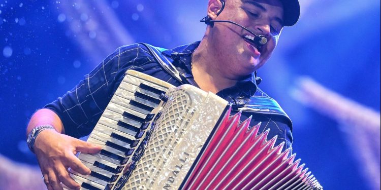 Com Parque do Povo lotado, público prestigia shows desse domingo