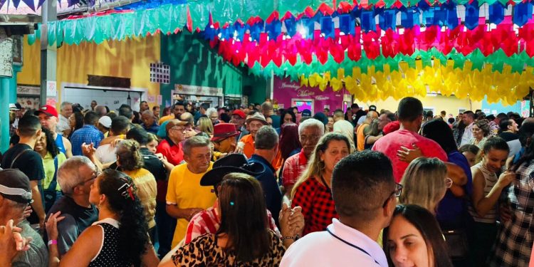 O Maior São João do Mundo: Campina Grande recebe mais de 100 ônibus de turistas no último fim de semana