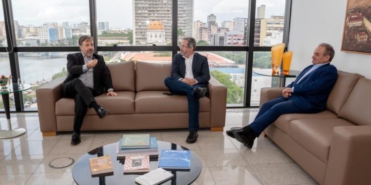 TCE-PE estuda construir Centro Cultural inspirado no Ariano Suassuna do TCE-PB