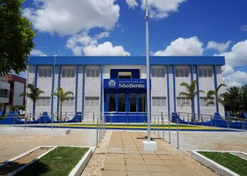 Ministro atende solicitação do prefeito de São Bento para construção de Aeroporto na Cidade Sertaneja