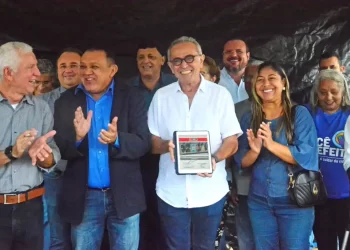 Prefeito autoriza reconstrução de praça e projeta 100% das ruas pavimentadas no Geisel e a criação de parque linear